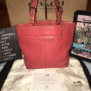 💕Authentic Coach Hamilton Pebble Leather Bucket💕